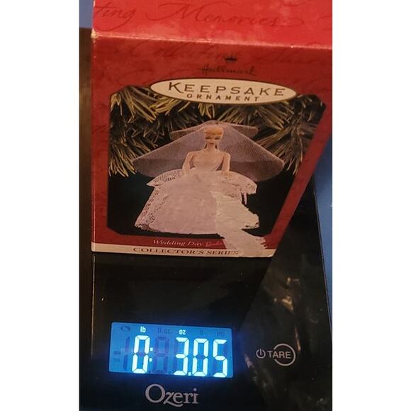 1997 Barbie Wedding Day Keepsake Ornament 4th in the Collectors Series - Picture 6 of 6